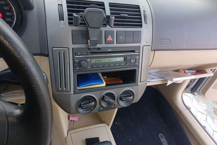 大众 Polo 2008款 劲取 1.4L 自动雅致版中控内饰16