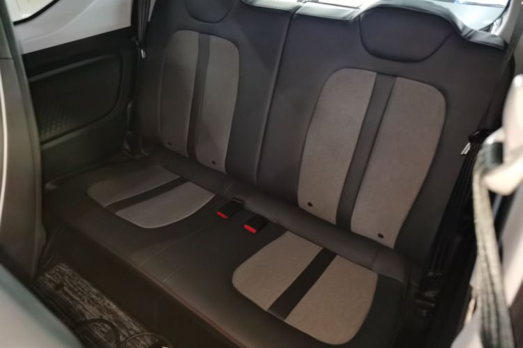 五菱汽车 宏光MINIEV 2022款 GAMEBOY 200km 玩咖款 磷酸铁锂中控内饰7004