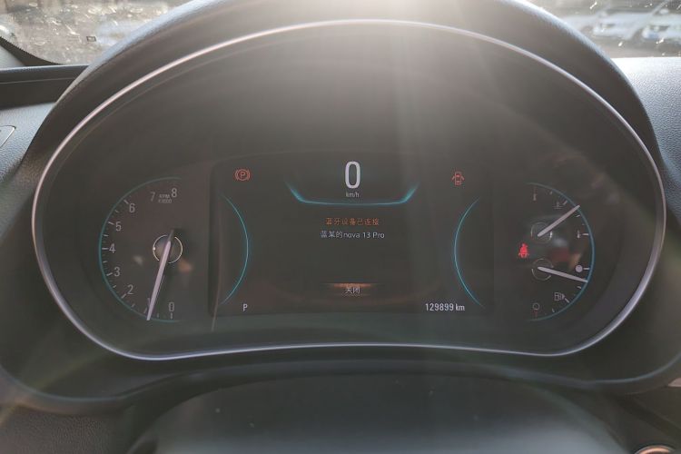 别克 君威 2014款 2.4L SIDI豪华时尚型中控内饰14