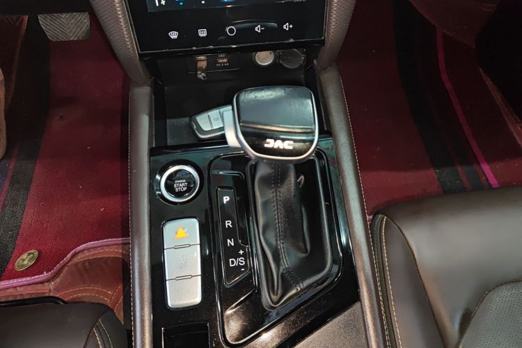 江汽集团 嘉悦A5 2020款 1.5T CVT超越型中控内饰18