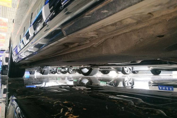 奥迪A6L 2018款 30周年年型 45 TFSI quattro 运动型局部细节9001