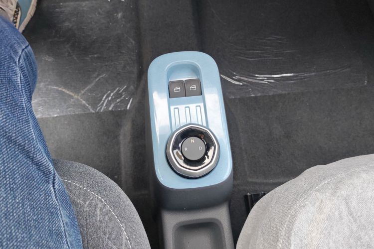 吉利银河 2024款 熊猫mini 200km 耐力熊中控内饰18