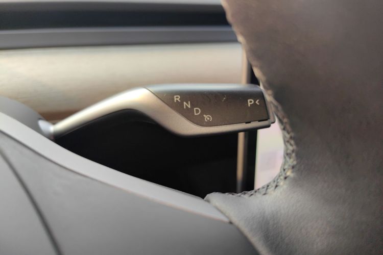 特斯拉 Model Y 2022款 改款 后轮驱动版中控内饰18