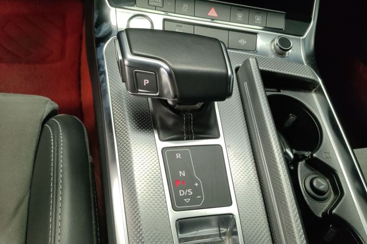 奥迪A6L 2019款 45 TFSI quattro 臻选动感型中控内饰18