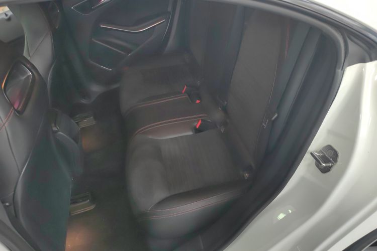 奔驰CLA 2018款 CLA 220 4MATIC中控内饰21