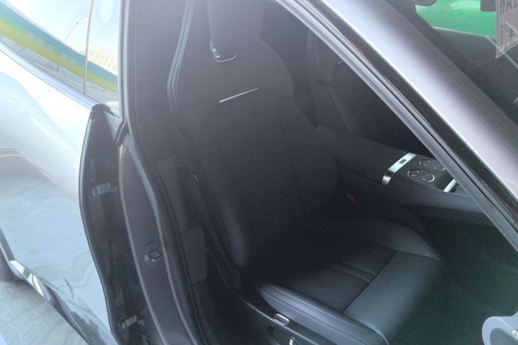 小米汽车 小米YU7 2025款 超长续航后驱版局部细节41