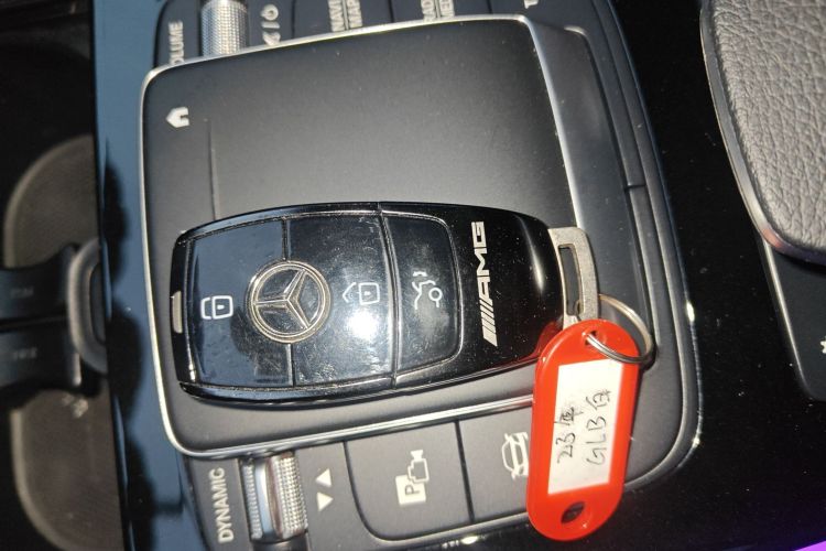 奔驰GLB AMG 2023款 AMG GLB 35 4MATIC中控内饰7001