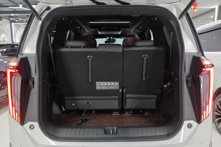 广汽传祺 传祺M8 2023款 宗师系列 400T 旗舰版机舱底盘23