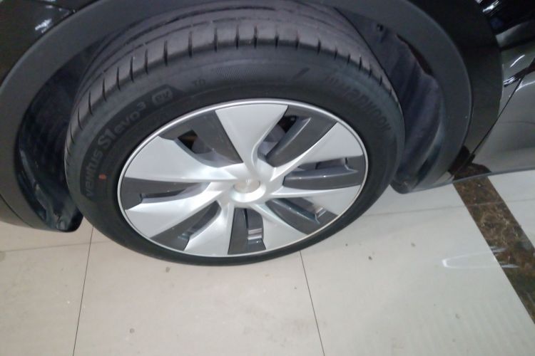 特斯拉 Model Y 2022款 后轮驱动版车身外观6007