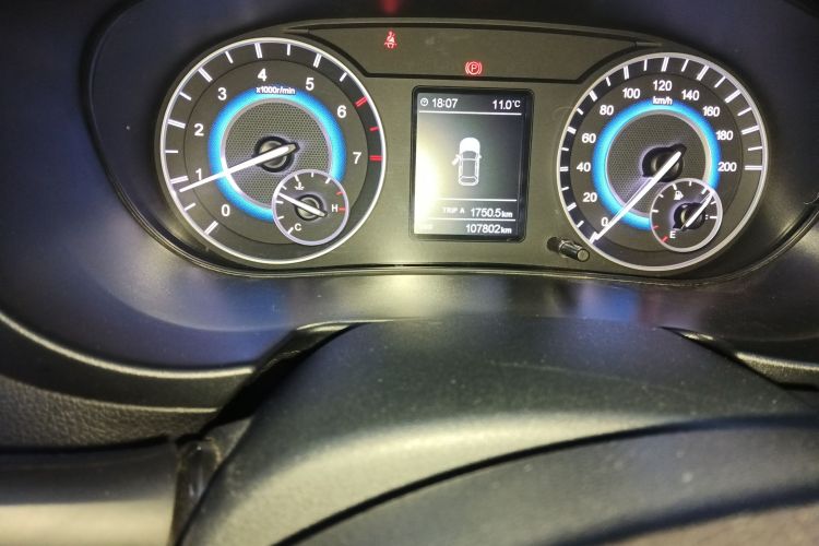 东风风光 风光S560 2018款 改款 1.8L CVT尊贵型 5座中控内饰15