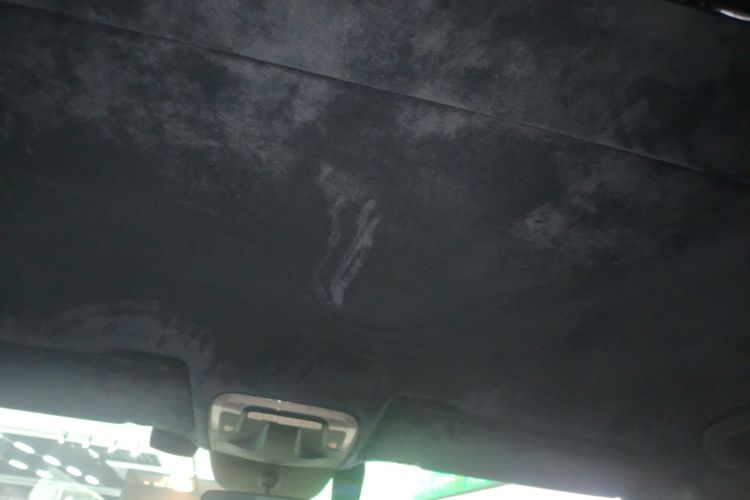 奔驰 威霆 2020款 2.0T 精英版 7座中控内饰22