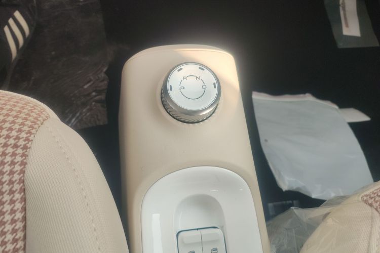 五菱汽车 宏光MINIEV 2024款 第三代 215km 青春版中控内饰18