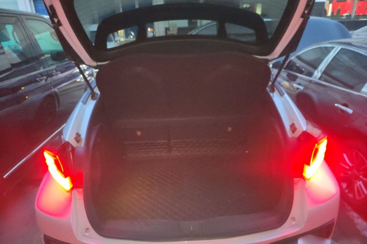 丰田C-HR 2021款 2.0L 豪华版局部细节23