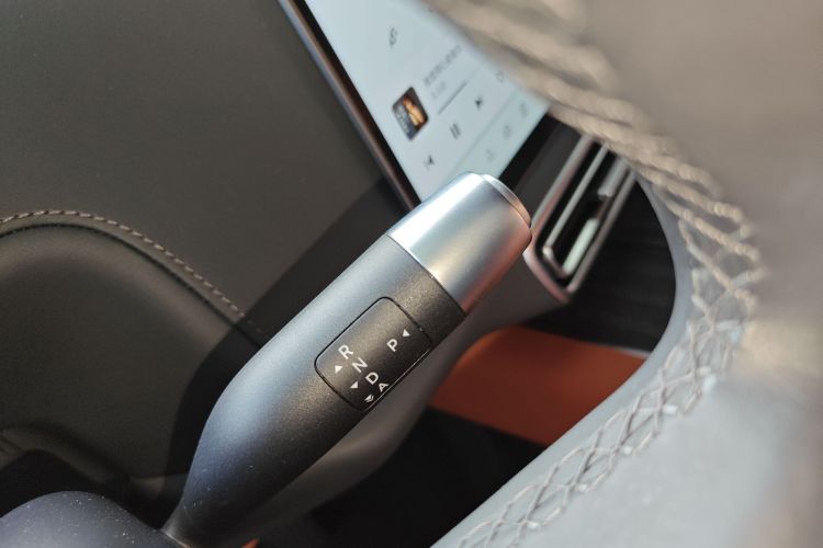 理想汽车 理想L9 2024款 Ultra中控内饰18