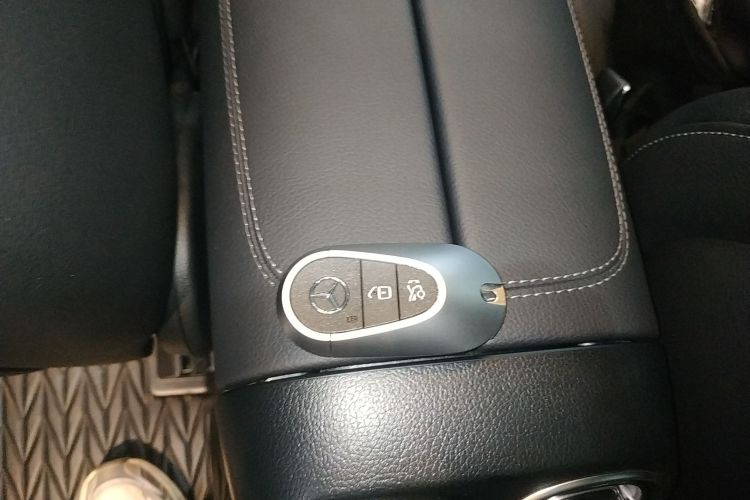 奔驰C级 2023款 改款 C 260 L 运动版中控内饰11