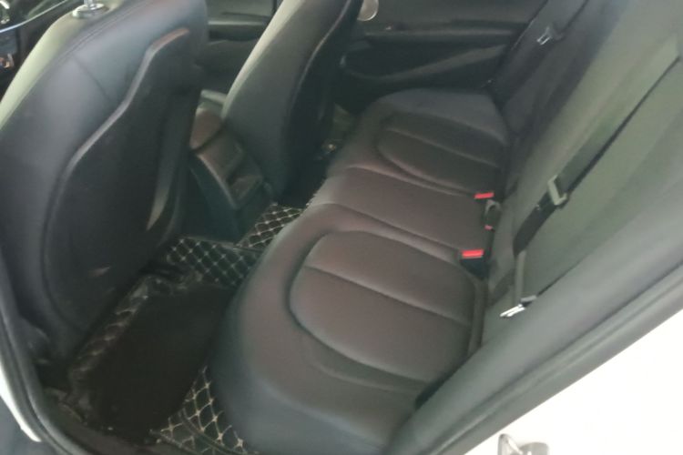 宝马1系 2022款 120i M运动版中控内饰7004