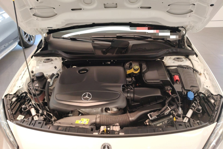 奔驰GLA 2019款 GLA 200 时尚型机舱底盘24