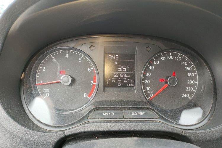 大众 Polo 2016款 1.4L 手动风尚型中控内饰14