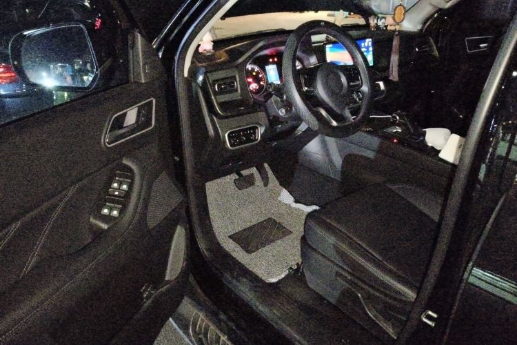 长城 炮 2023款 2.0T商用版自动柴油两驱精英型标箱GW4D20M中控内饰20