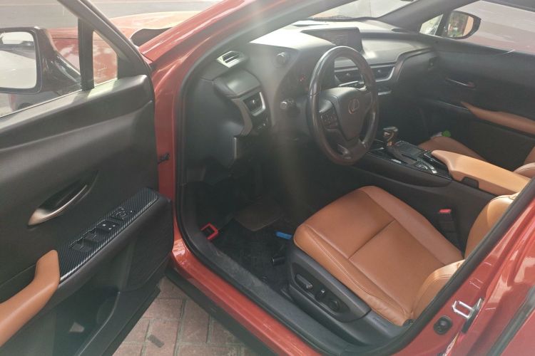 雷克萨斯UX 2019款 260h 探·酷版 国VI中控内饰20