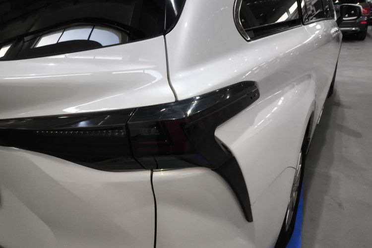 丰田 赛那SIENNA 2021款 2.5L混动 尊贵版车身外观9