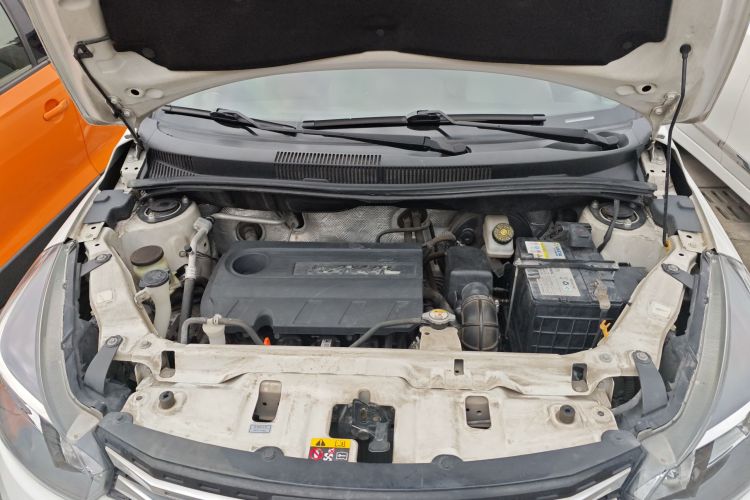 哈弗H1 2016款 红标 1.5L AMT舒适型机舱底盘24