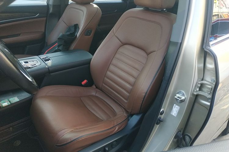 本田UR-V 2017款 370TURBO 四驱尊耀版 国V中控内饰19