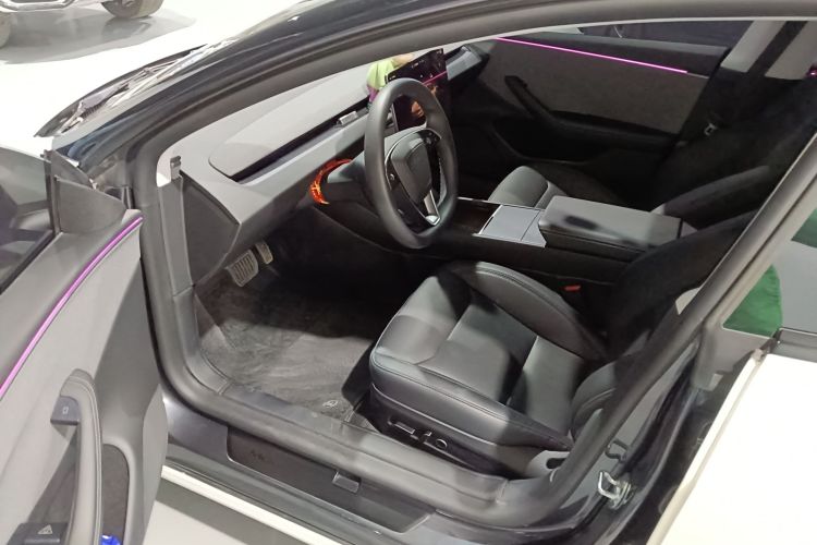 特斯拉 Model 3 2025款 后轮驱动版中控内饰20