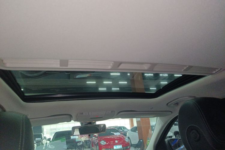 奔驰C级 2019款 C 180 L 时尚型运动版中控内饰22