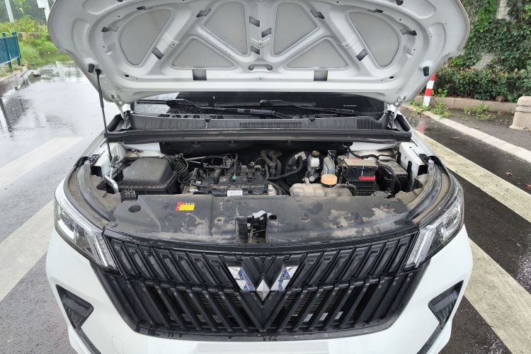 五菱汽车 五菱佳辰 2022款 1.5L 手动乐享精英型机舱底盘24