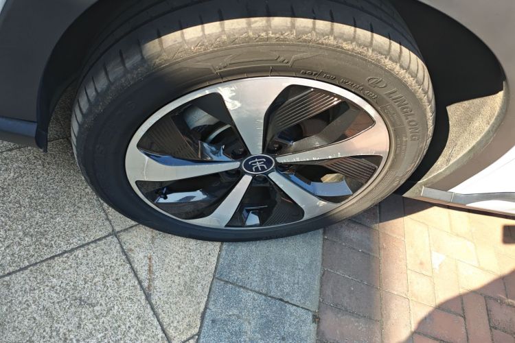 比亚迪 宋PLUS新能源 2023款 冠军版 DM-i 110KM 旗舰PLUS车身外观6007