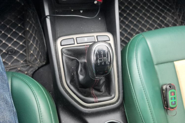 长安 逸动 2016款 XT 1.6L 手动俊酷型中控内饰18