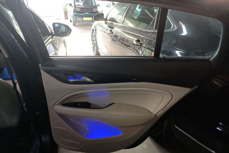 别克 君威 2020款 552T 精英型中控内饰7006