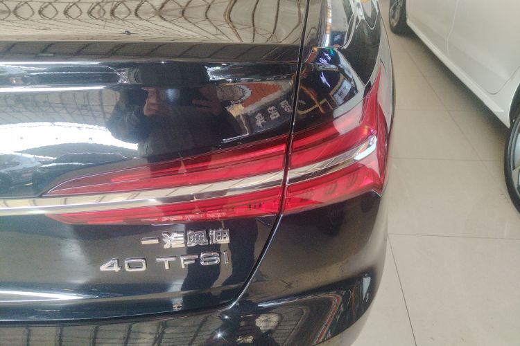 奥迪A6L 2019款 40 TFSI 豪华动感型车身外观9