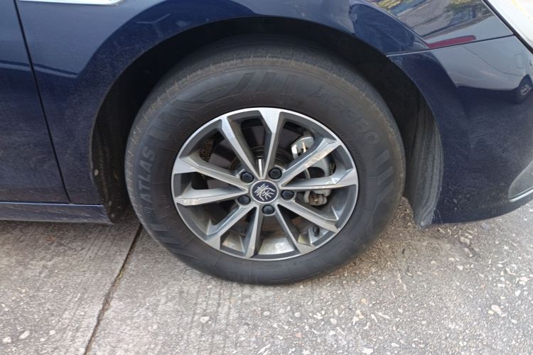 比亚迪 秦PLUS 2023款 冠军版 DM-i 55KM领先型车身外观6007