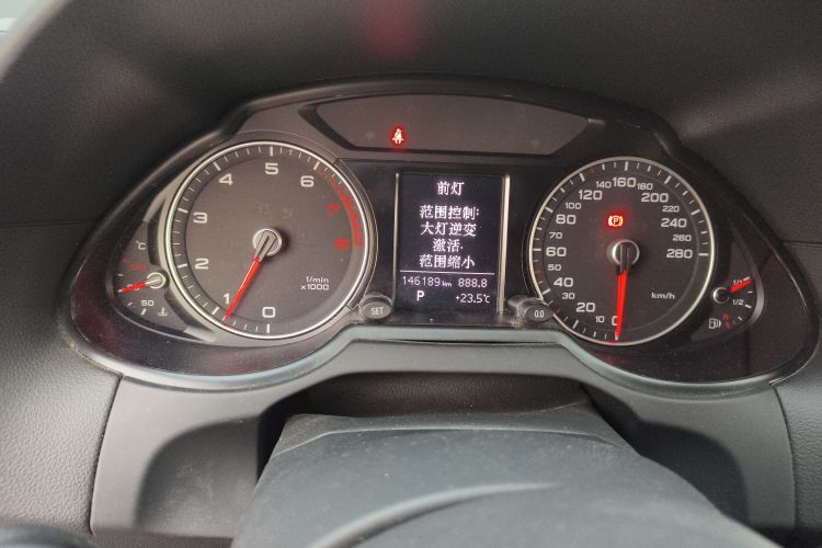 奥迪Q5 2016款 40 TFSI 技术型中控内饰14