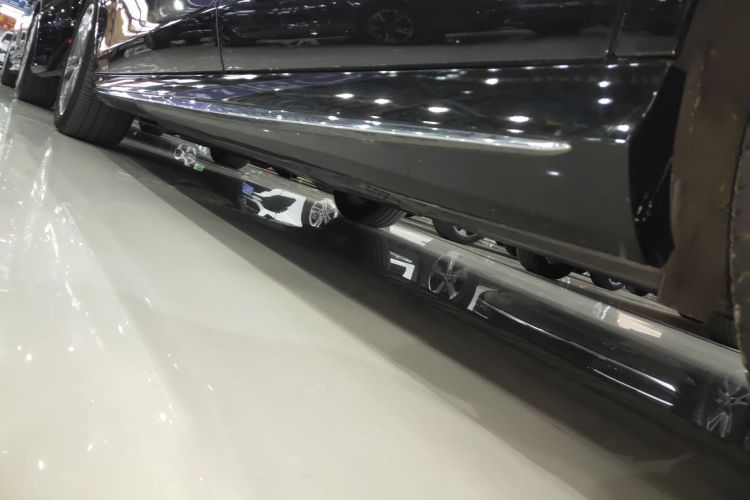 奔驰E级 2016款 E 200 L 运动型局部细节9002