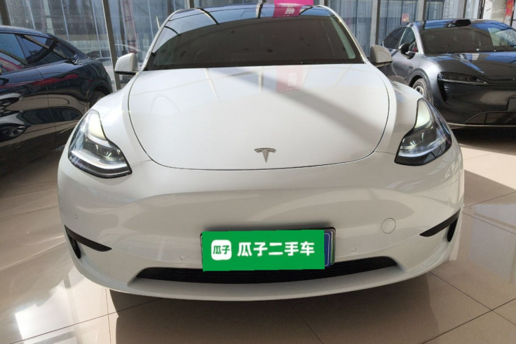 特斯拉 Model Y 2022款 改款 后轮驱动版车身外观2
