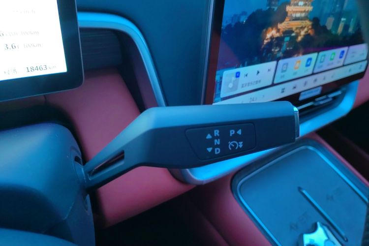 东风奕派 eπ008 2024款 210Max增程版 6座中控内饰18