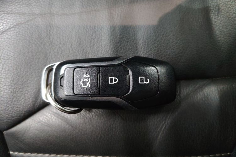 福特 蒙迪欧 2013款 2.0L GTDi200豪华型中控内饰7001