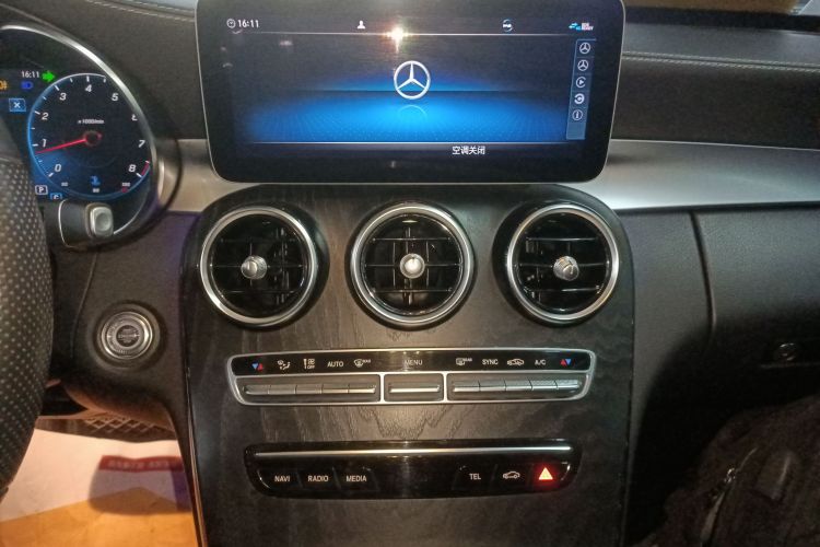 奔驰C级 2021款 C 200 L 时尚型运动版中控内饰16