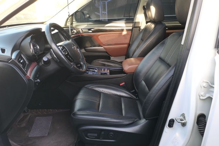 广汽传祺 传祺GS8 2017款 320T 两驱豪华智联版（七座）中控内饰19