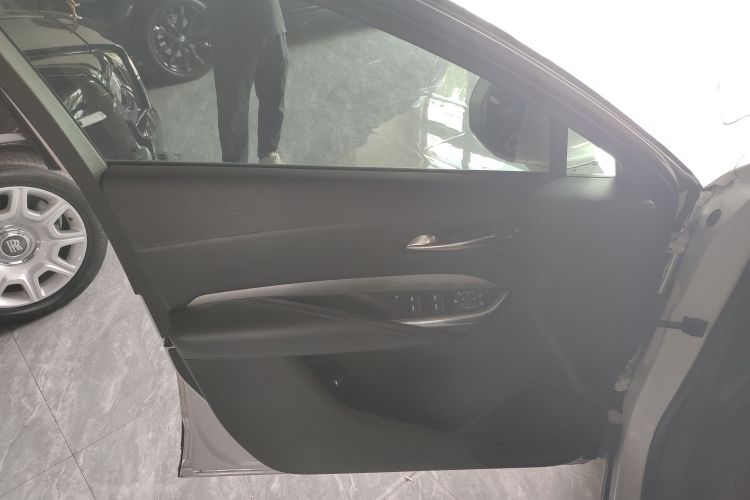 凯迪拉克XT4 2018款 28T 两驱领先型中控内饰7007