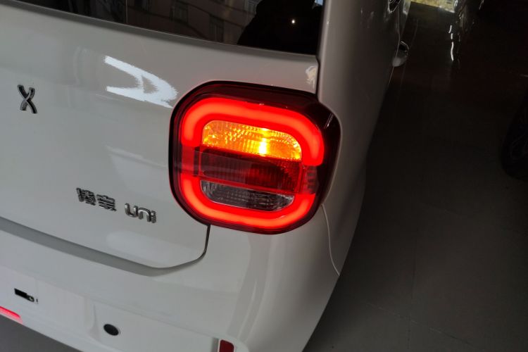 凌宝汽车 凌宝uni 2022款 微甜版车身外观9