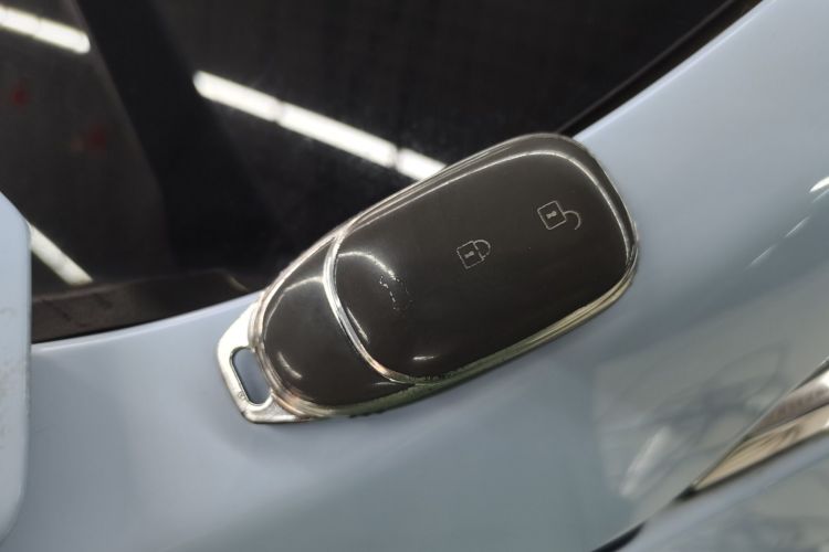 理想汽车 理想ONE 2020款 增程6座版中控内饰11