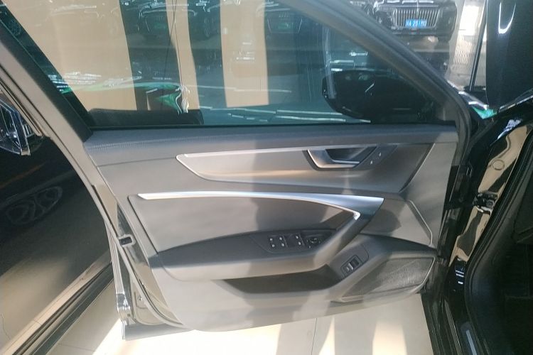 奥迪A6L 2019款 40 TFSI 豪华致雅型中控内饰7007