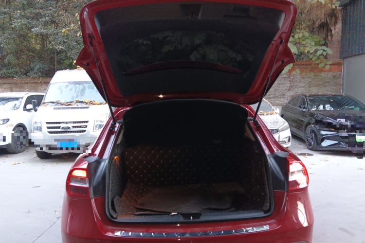 奔驰GLA 2016款 GLA 200 动感型中控内饰23