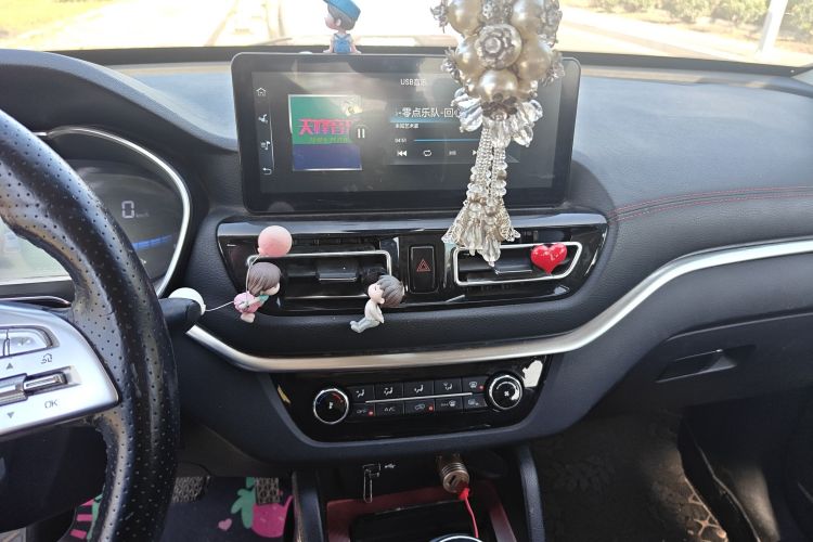 奔腾T33 2019款 1.6L 自动豪华型 国VI中控内饰16