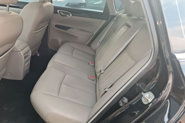 日产 轩逸 2016款 1.6XV CVT智享版中控内饰21