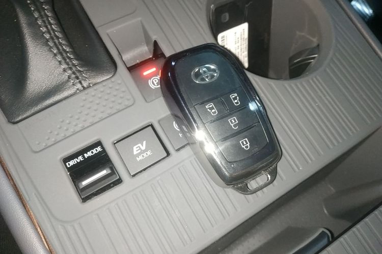 丰田 赛那SIENNA 2024款 2.5L混动 舒适版中控内饰7001